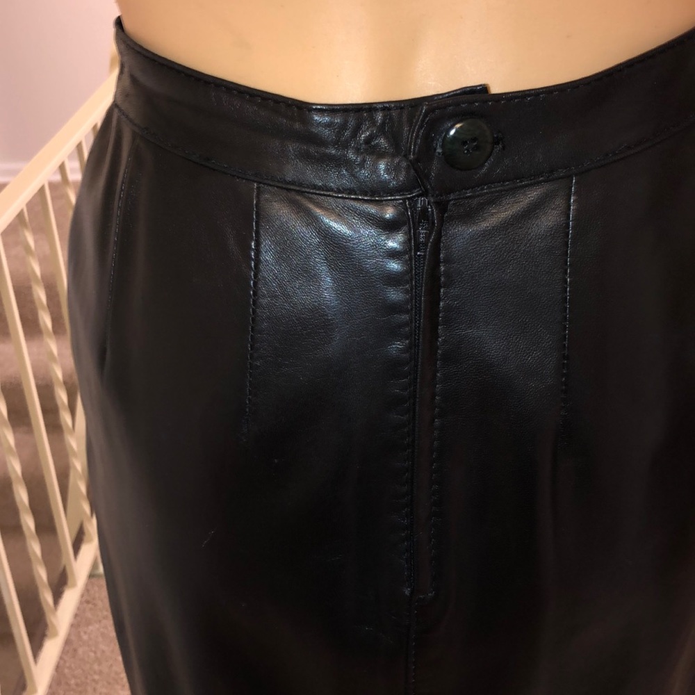 Black Lamb  Leather skirt.  by SIBYLLE  LYN. - Picture 5 of 8